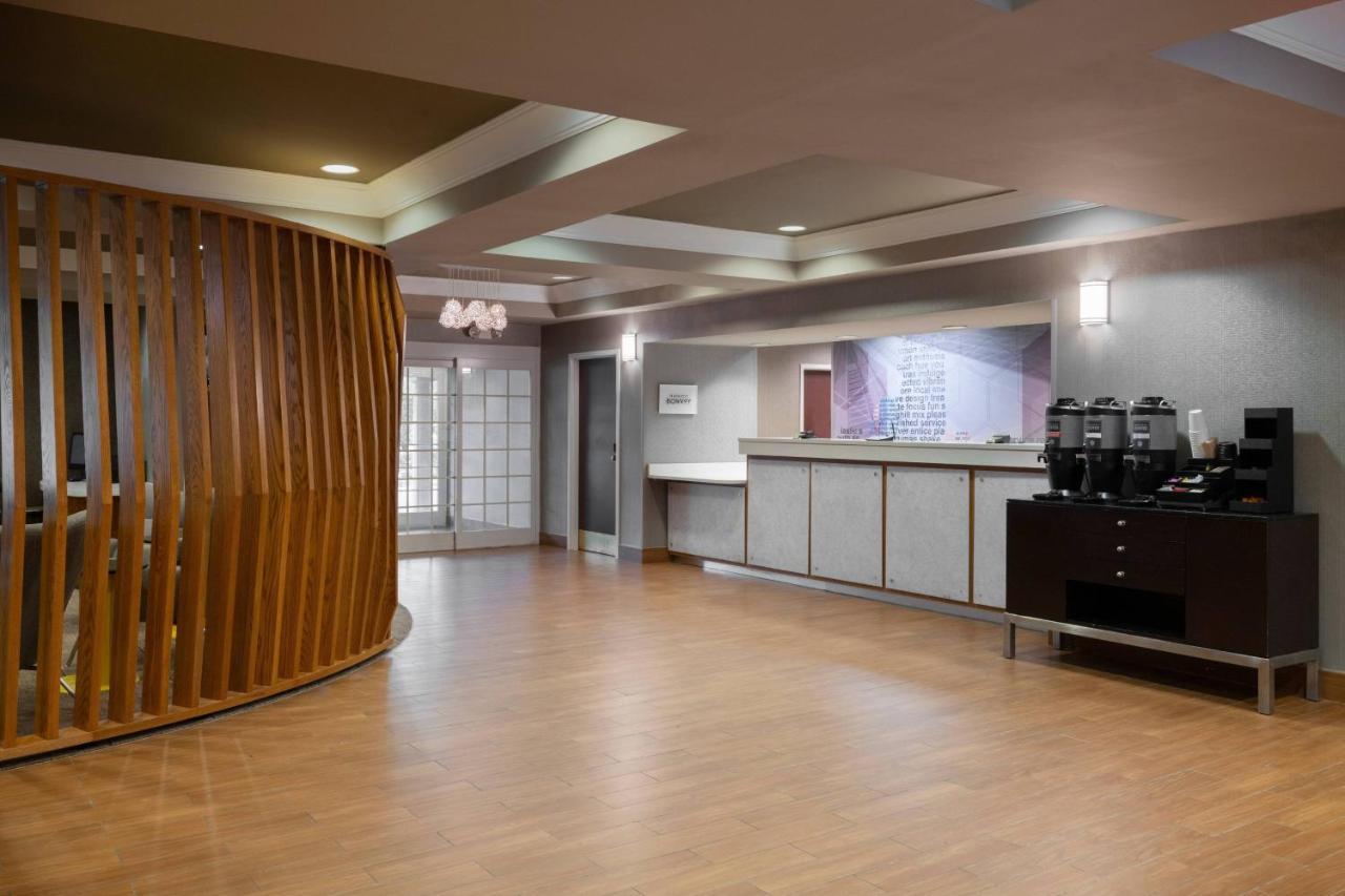 Hotel Springhill By Marriott 3*